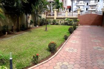  vendre   Magnifique villa dans un quartier hupp  10 minutes du centre ville    Localisation  Ngaliemaref Mont Fleury   Composition    6cham