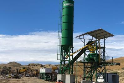 groupes_electrogenes_panneaux_solaires_construction MEGA2023  