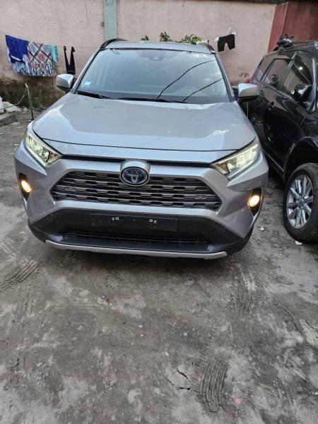 Toyota rav4 hybrid full option 