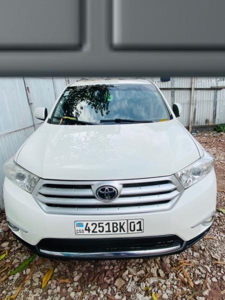Toyota Highlender full option Kinshasa 