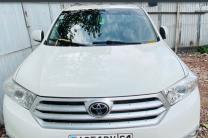 Toyota Highlender full option  automobile_motos_velos_engins_et_pieces