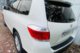 Toyota Highlender full option 