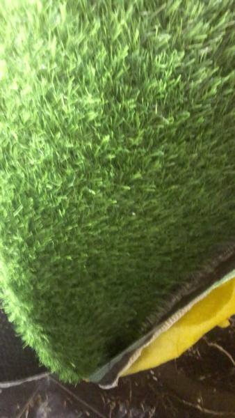 ROULEAUX TAPIS SYNTHETIQUE A VENDRE