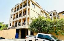 Belle opportunité à saisir à Macampagne Vente d'un Immeuble avec 9 Appartements dans une concession Réf : 80Jours Mbeseke  Devenu mensuel : 10.500$  le mois Prix de vente 2.000.000 mediacongo