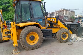 GS13IMMO SARL met  votre disposition la location de cette puissante TRACTOPELLECATERPILLAR pour vos travaux. CBandal. Prix 1.000Jour Jour  8heures de travail.  vous.