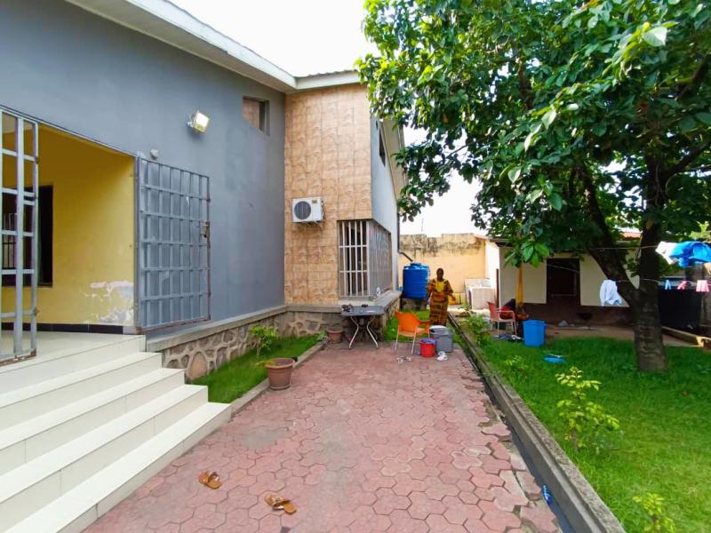 Vente  Parcelle dans la commune de Ngaliema  Binza Delvaux 