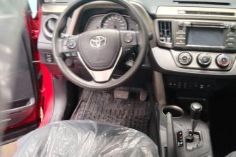 New rav authentique 2015 couleur rouge Sans plaque automatique  Essence  Kilomtrage faible  Climatisation impeccable  Siege en cuire noire Prix  19.500  Offre direct localisatio