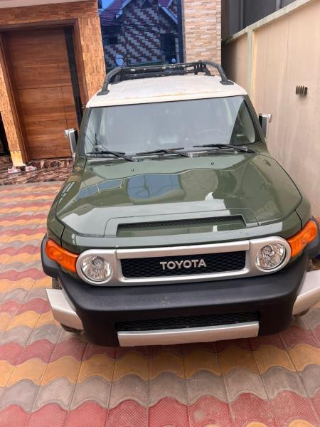 TOYOTA FJ CRUISER Full Option Anne de fabrication 2010 Sans plaque Automatique Essence Couleur dorigine Climatisation impeccable Kilomtrage faible Prix 27.000 a disc Localisati