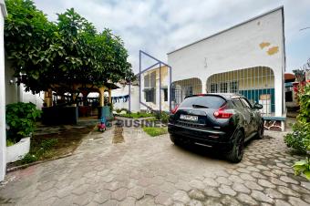 VENTE DUNE BELLE PROPRIT PRIVE DE 15 M SUR 25 M SOIT 375 M 