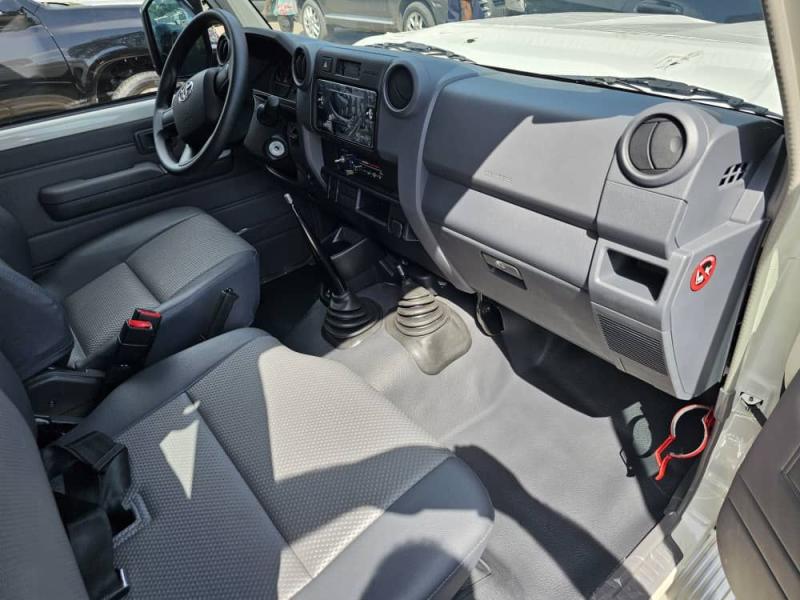 TOYOTA LAND CRUISER DOUBLE CABINE 
