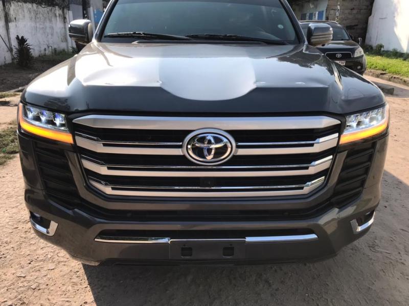 Toyota Land Cruiser GXR KINSHASA 