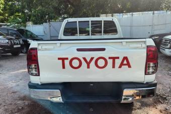TOYOTA HILUX 2017 SANS PLAQUE A VENDRE 