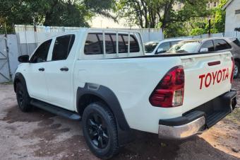 TOYOTA HILUX 2017 SANS PLAQUE A VENDRE 