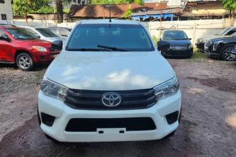 TOYOTA HILUX 2017 SANS PLAQUE A VENDRE 