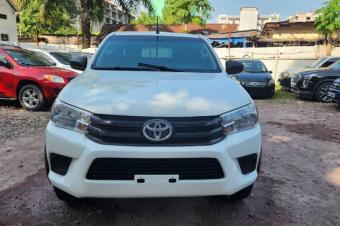 TOYOTA HILUX 2017 SANS PLAQUE A VENDRE 