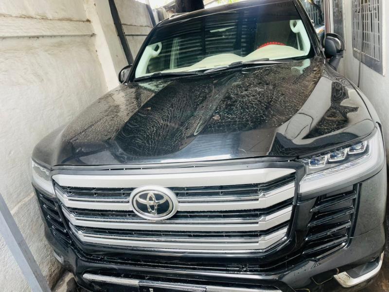 Toyota Land cruiser GXR 