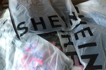 Lot de vtements neufs 