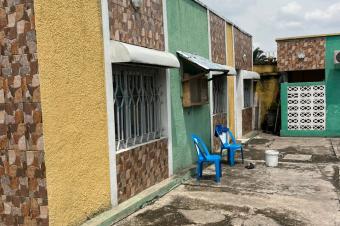 MAGNIFIQUE PARCELLE  VENDRE DANS LA COMMUNE DE LINGWALA 