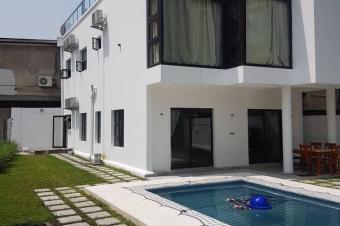 MAGNIFIQUE VILLA A VENDRE DANS LA COMMUNE DE LA GOMBE 