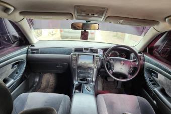 Toyota crown  couleur dorigine partout climatisation impeccable bote et moteur impeccable  prix 6000 localisation  matonge