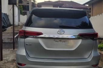 fortuner anne de fabrication 2018 sans plaque essence automatique prix 37000  localisation ngaliema