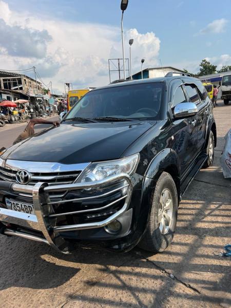 Toyota fortuner 