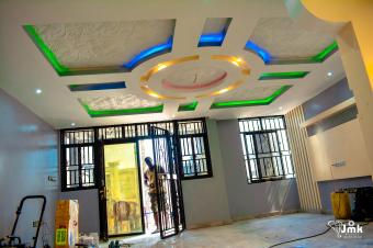 Un ARCHITECTE expriment a votre service.