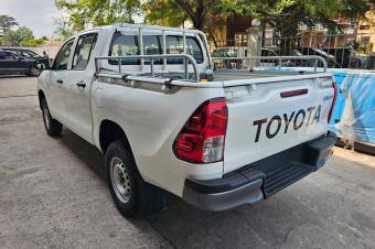 TOYOTA HILUX SANS PLAQUE A VENDRE 