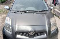 TOYOTA YARIS 3000$ automobile_motos_velos_engins_et_pieces