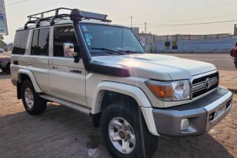 TOYOTA LAND CRUISER 2014