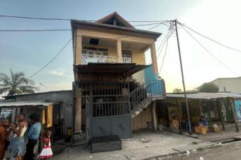 MAGNIFIQUE IMMEUBLE A VENDRE DANS LA COMMUNE DE KALAMU