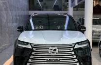 Lexus LX 600 Neuf Automatique Essence Full Options 3 Banquettes Année 2023 Prix 250.000$ à discuter légèrement  mediacongo