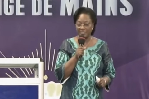 Celui qui ne prie pas nest probablement pas encore un vrai chrtien. Ralisetil quil est un pcheur Aimetil vraiment Dieu Il ne comprend certainement pas quil a accumul
