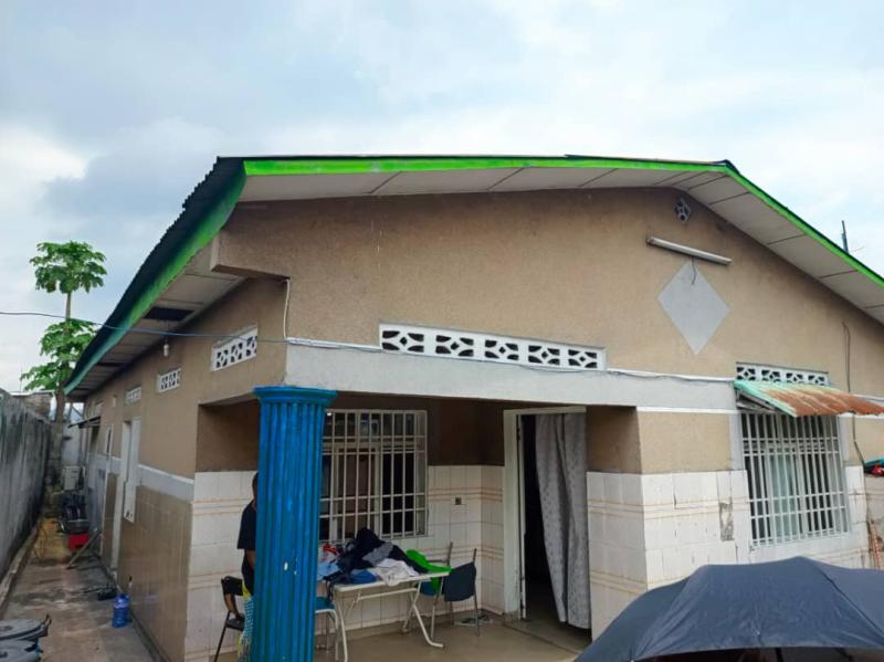 Parcelle  vendre  Ngiringiri Maison communale  180.000 ngociable