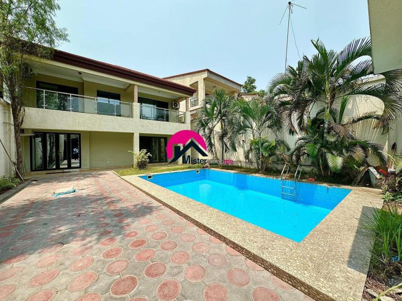 Location dune belle villa duplex des 3CHS autonomes 3 sjours annexe dune pice en tage gurite piscine buanderie etc. Ngaliema BinzaMacampagne route asphalte 