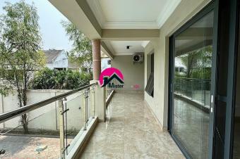 Location dune belle villa duplex des 3CHS autonomes 3 sjours annexe dune pice en tage gurite piscine buanderie etc. Ngaliema BinzaMacampagne route asphalte 