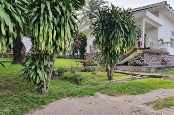 GS13IMMO SARL vous offre la vente de cette  villa  QMacampagne CNgaliema. Un trs bel emplacement. Dimension 32 X46M. Prix1.890.000  discuter.  vous la parole 