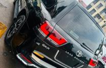 ?? nouvel arrivage ?? ?Land cruiser Gxr modifie 2023 - Volant gauche  - Essence  - Automatique  - 6 cylindre  - 3 banquette  - ⁠intérieur en cuir  - ⁠full option  - Sans plaqu mediacongo
