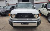 ?Toyota Land Cruiser  Serie 76 ?Annee : 2024 (Brand new) ?5 Portiers ? 00 KM ?Manuel diesel ?8 cylindre ?Full lock ?4 x 4 ?9 places ?Interior Cuire ?Telephone/bleutooth 