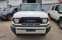 ?Toyota Land Cruiser Serie 76 ?Annee : 2024 (Brand new) ?5 Portiers ? 00 KM ?Manuel diesel ?8 cylindre ?Full lock ?4 x 4 ?9 places ?Interior Cuire ?Telephone/bleutooth mediacongo