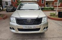 ?Toyota Hilux (Pickup) ?Annee : 2013/2014 ?Manuel diesel ?4 cylindre ?moteur 5 L ?Interior tissus ?Fort climatisation ?106.500 km ?4 x 4 ?Vitre electrique ?Block centrql mediacongo