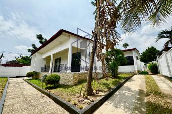 LOCATION DUNE BELLE VILLA QUI DISTRIBUE 3 CHAMBRES 