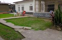 Belle opportunité à saisir à kintambo tout près de GB Vente d'une parcelle avec une grande maison habitable Dimension : 23m/25m Prix de départ : 470.000$ à débattre légèrement Très mediacongo
