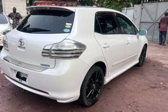 TOYOTA BLAD A VENDRE 