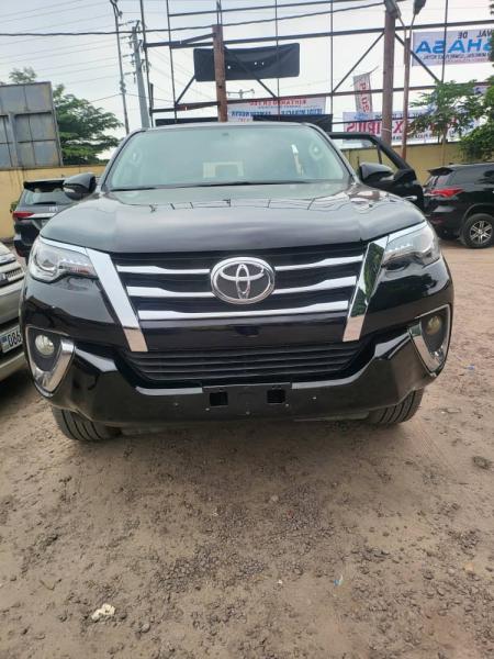 Toyota Fortuner vente jeep Kinshasa 