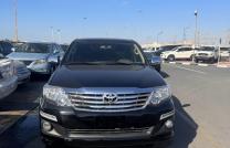 Toyota Fortuner 2015  Sans plaque  Couleur d'origine  Boite automatique  Moteur essence 4 cylindre  Climatisation impeccable  Intérieur cuir  Volant normale  Prix :25000$ dernière  mediacongo
