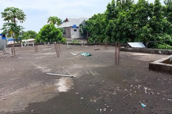 Belle opportunit  saisir  Mbudi Terminus Vente dune parcelle avec deux maisons Deuxime parcelle de la route principale avec une fondation de trois niveaux o R3  24381585801