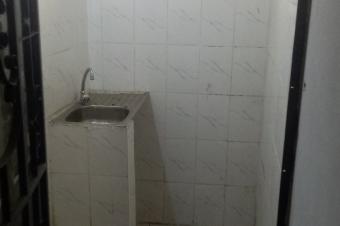 Appartement vide  louer mimosa sur route principale 1ch 
