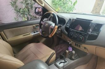 Urgent Besoin Dargent  Authentique 2015 Trs propre  Automatique  4 cylindres  Localisation Limet  17.000 comme dernier prix on fait le papier