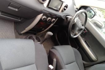 Toyota IST couleur dorigine sans plaque climatisation impeccable tout ok prix 5800